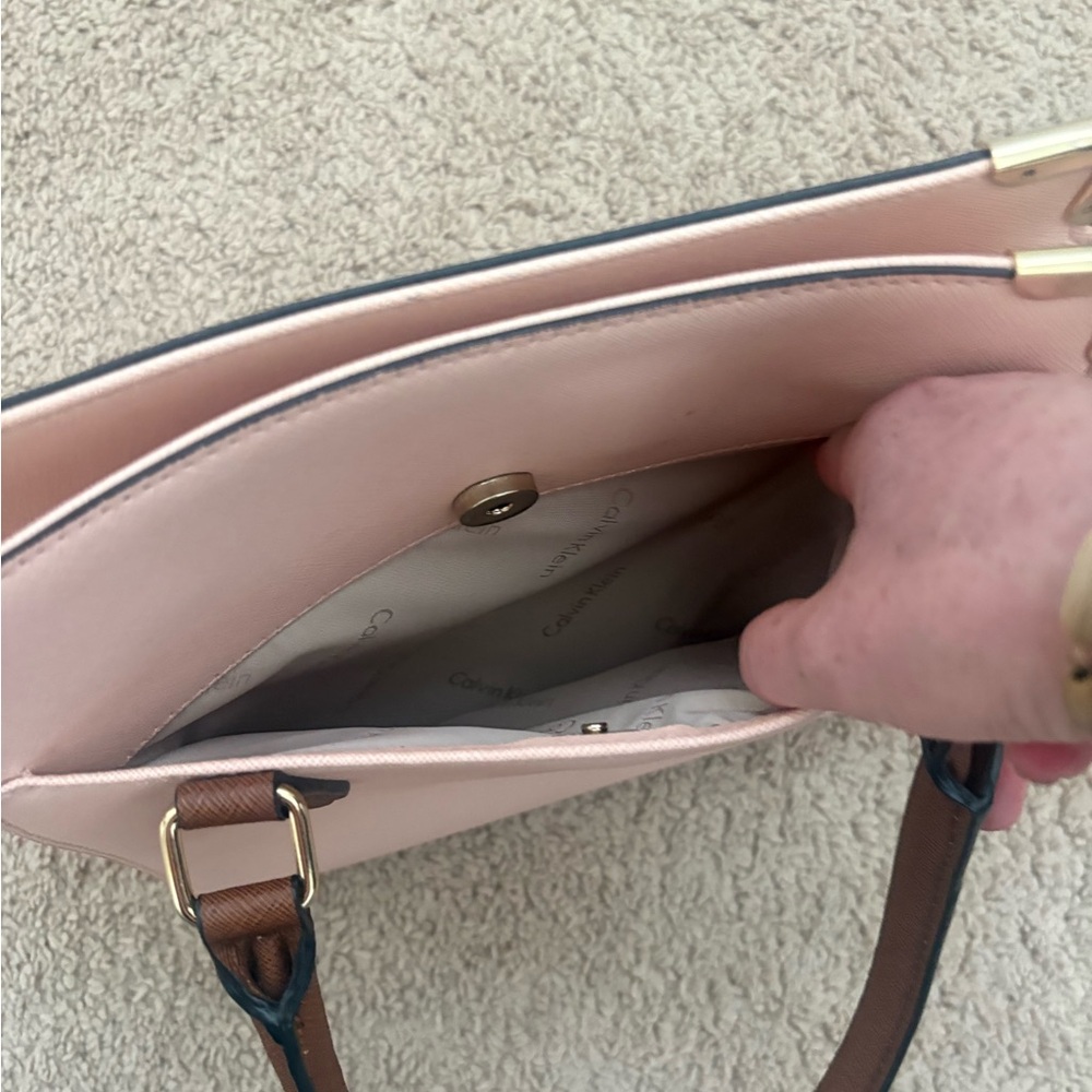 Large Calvin Klein Leather Purse Pink/White/Brown Shoulder Zip Bag - Picture 10 of 11